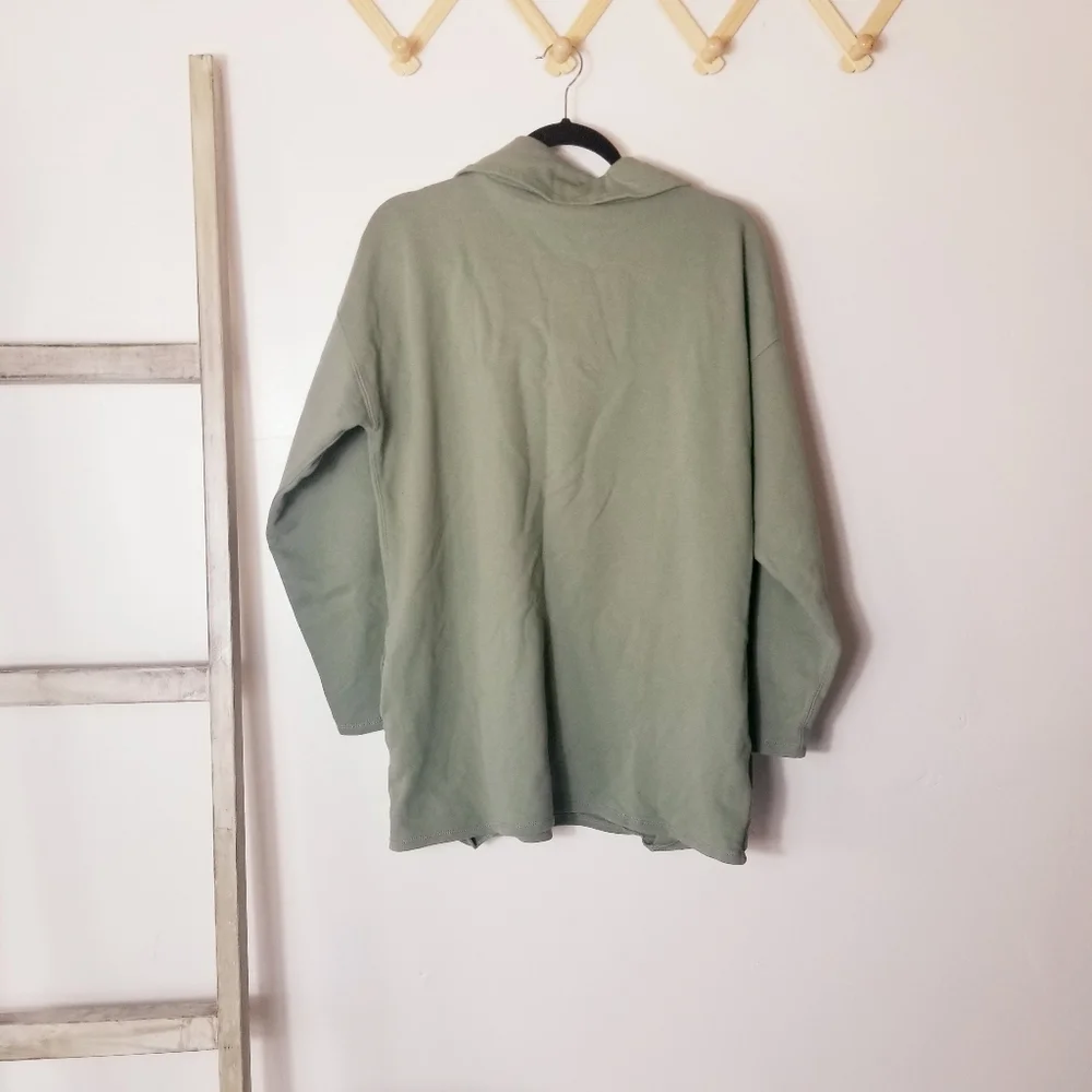 J. CREW LIGHT SAGE GREEN MEN'S PULLOVER WITH POCKETS SIZE MEDIUM